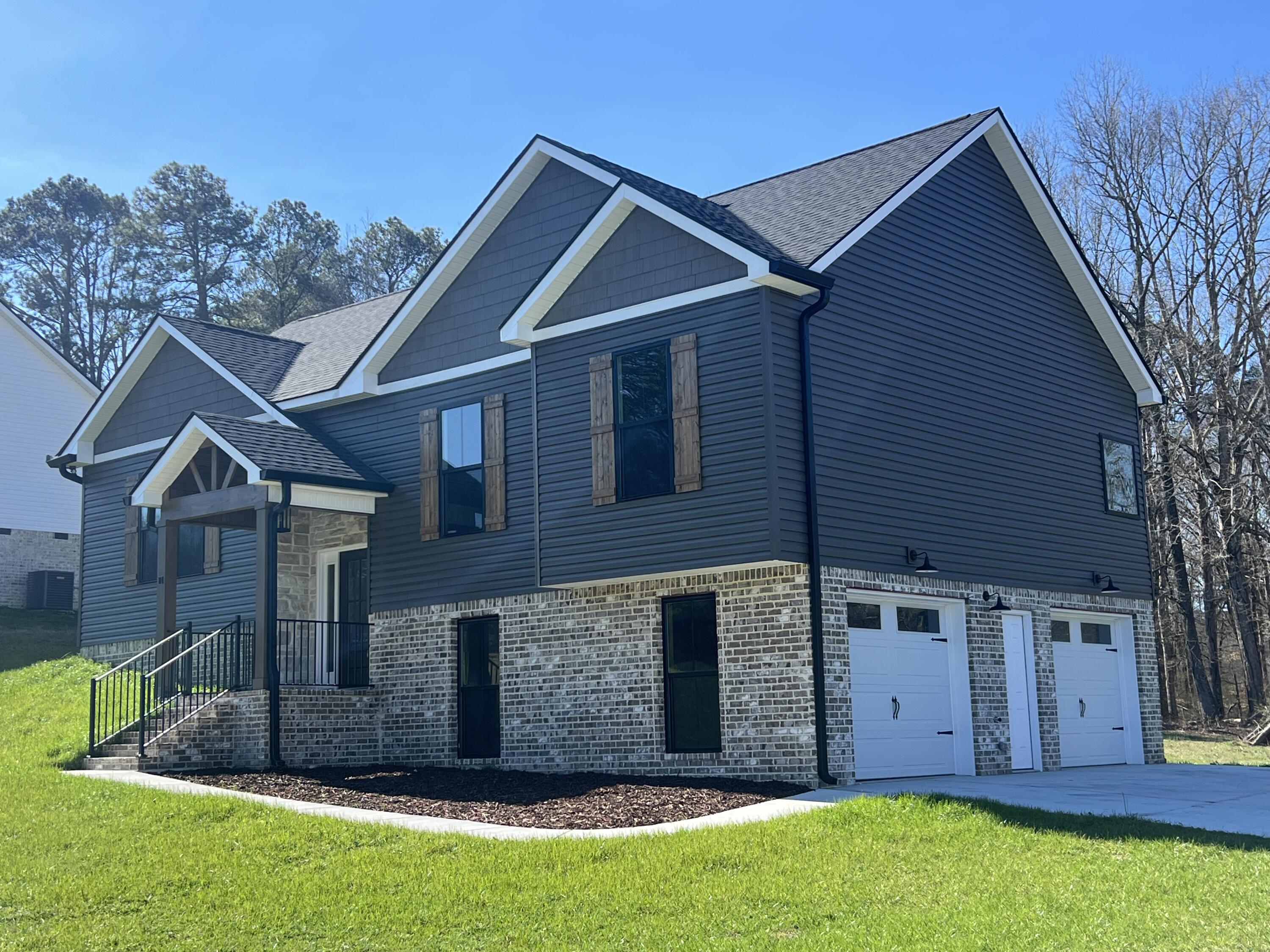 84 Arnold Lane
