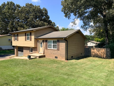 Photo of 1627 Roberson Road, Hixson, TN 37343 (MLS # 1541801)