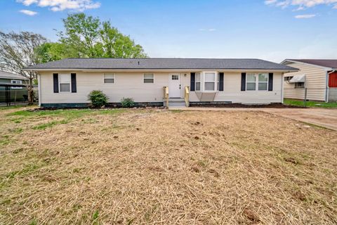 Photo of 1104 Queens Drive, Chattanooga, TN 37406 (MLS # 1532084)