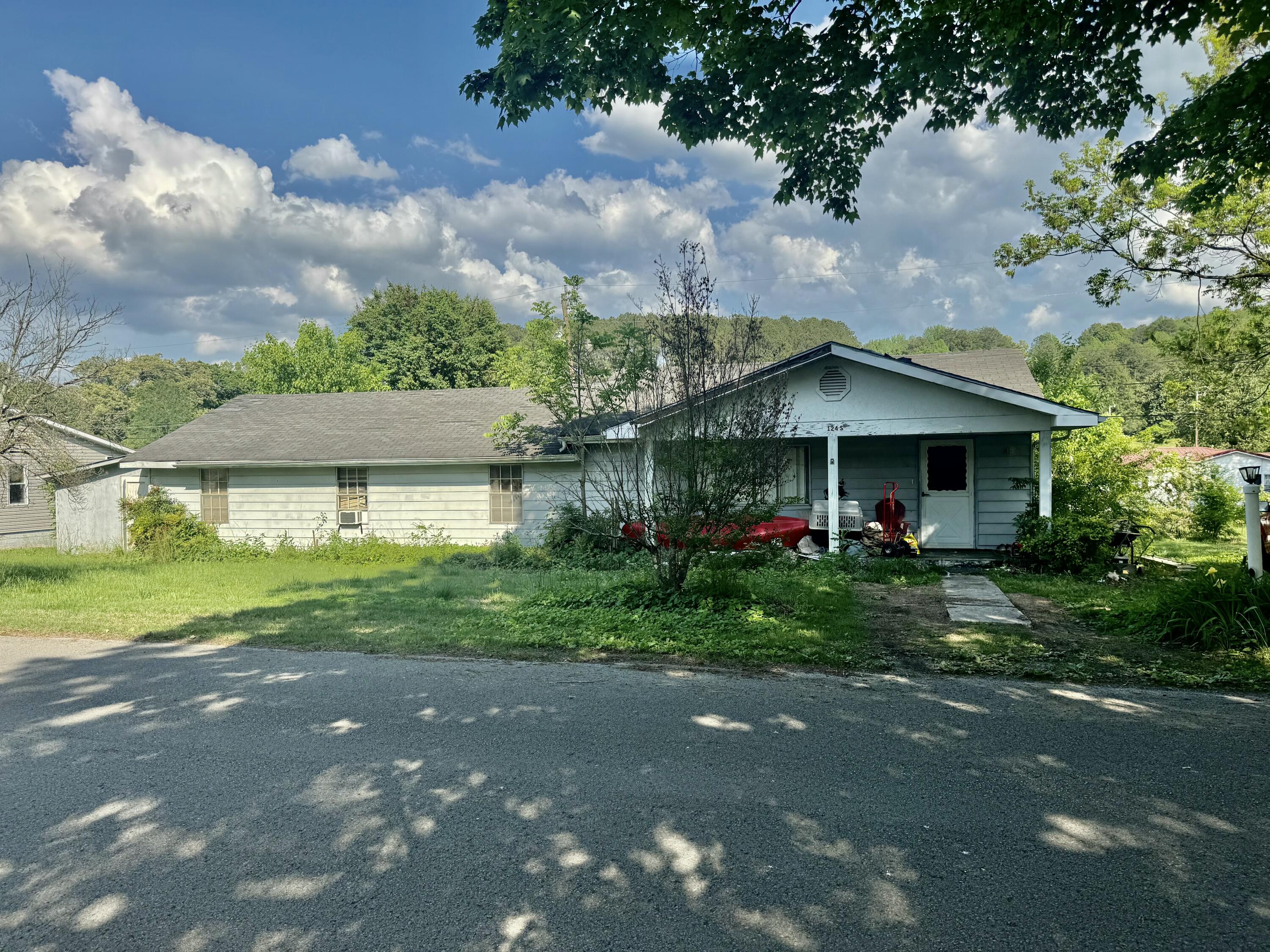 124 S Chestnut Street, Whitwell, Tennessee image 2