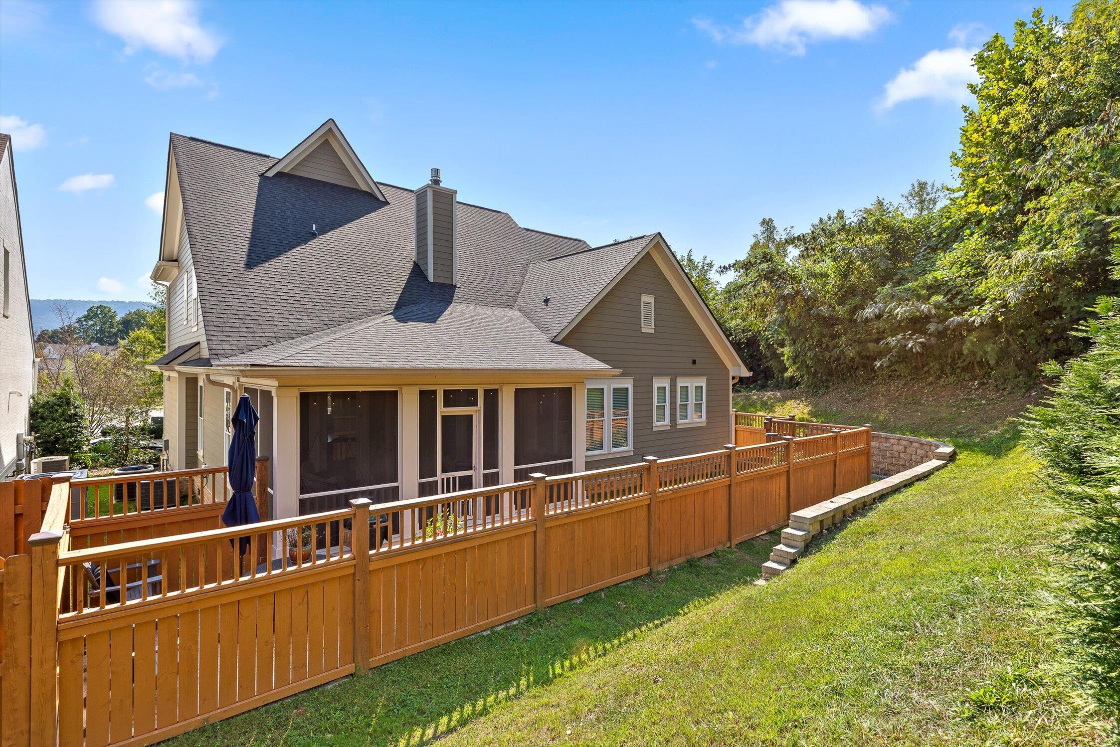 Chattanooga, Tennessee 37419, United States, 4 Bedrooms Bedrooms, ,3 BathroomsBathrooms,Residential,Active,212266