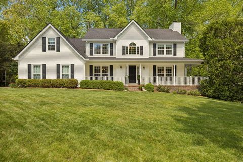 Photo of 3606 Gentry Station Drive, Signal Mountain, TN 37377 (MLS # 1533424)