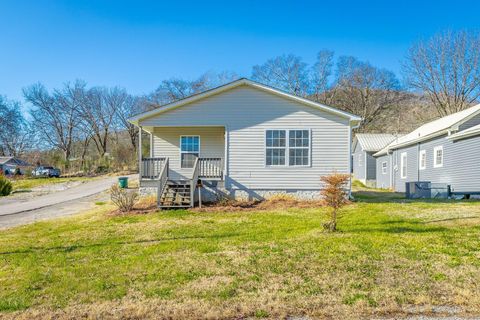 Photo of 1318 S Cedar Avenue, South Pittsburg, TN 37380 (MLS # 1525156)