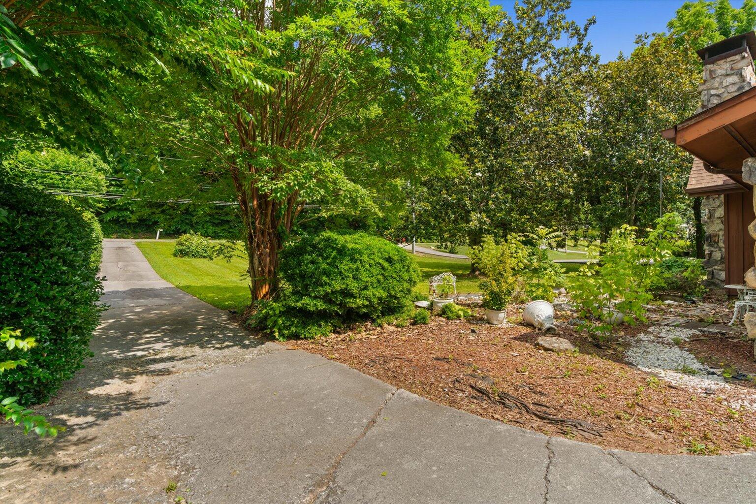 313 N Tibbs Road, Dalton, Georgia image 5