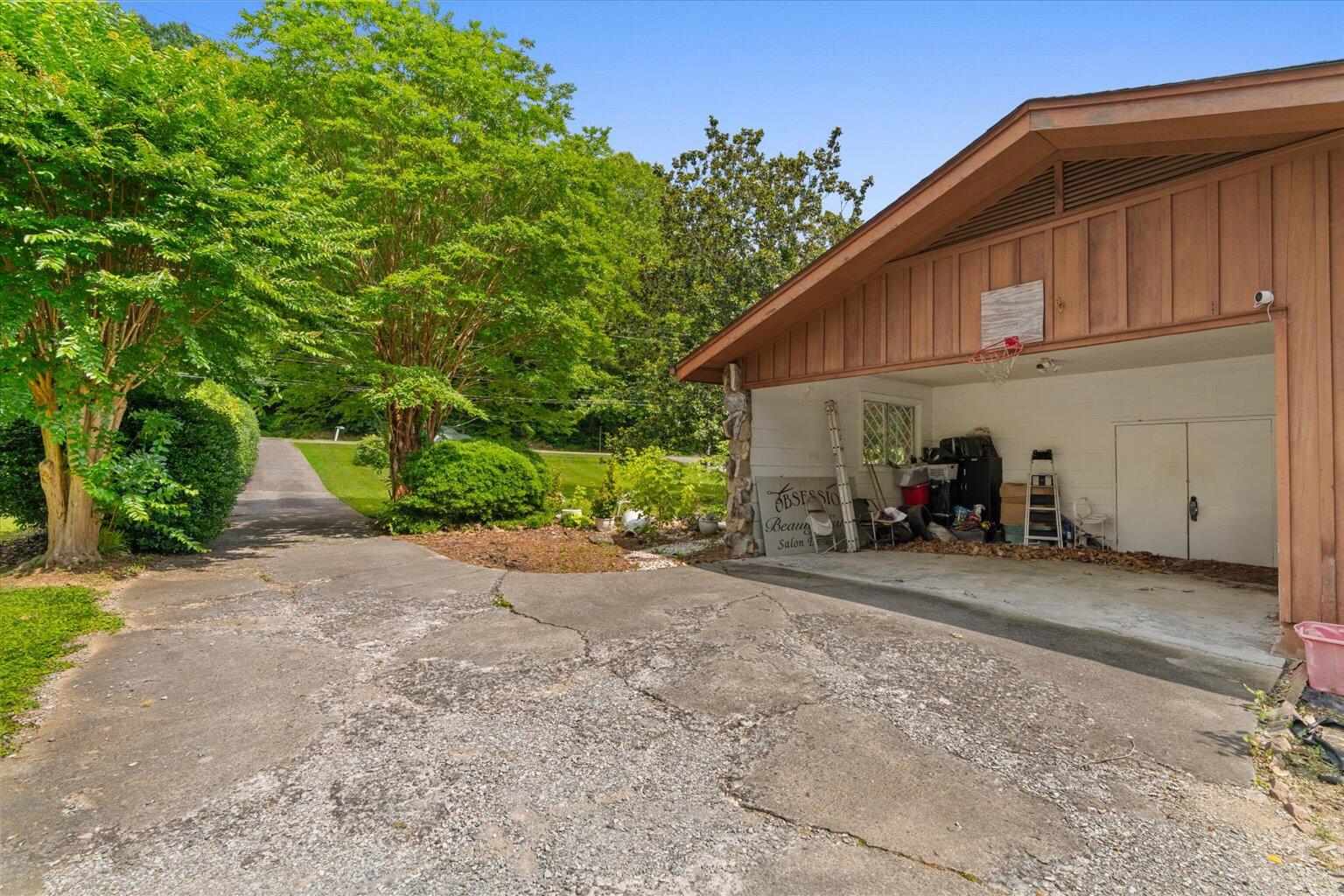 313 N Tibbs Road, Dalton, Georgia image 39