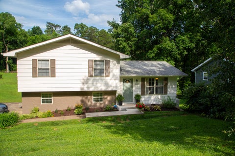 Photo of 11252 Mcgill Road, Soddy Daisy, TN 37379 (MLS # 1541340)