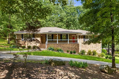 Photo of 14 Carriage Hill, Signal Mountain, TN 37377 (MLS # 1522897)