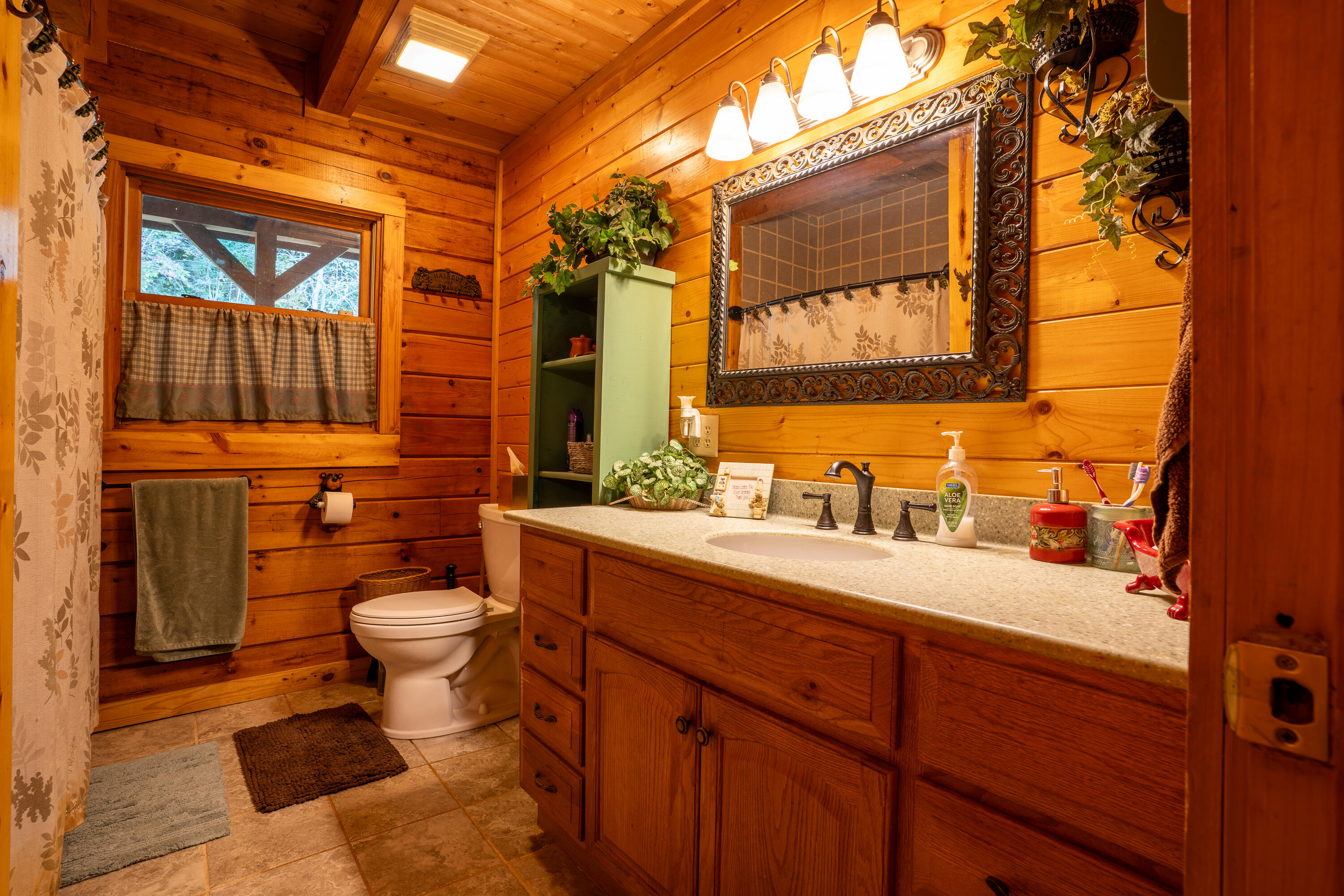 Rising Fawn, Georgia 30738, United States, 3 Bedrooms Bedrooms, ,2 BathroomsBathrooms,Residential,Pending,212754