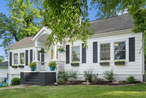 Photo of 1320 Dugdale Street, Chattanooga, TN 37405 (MLS # 1536253)