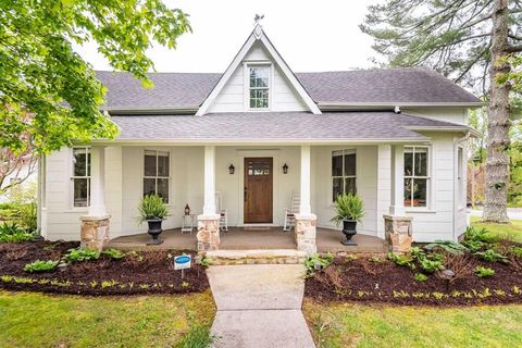 Photo of 12 Moffat St Street, Monteagle, TN 37356 (MLS # 1524081)