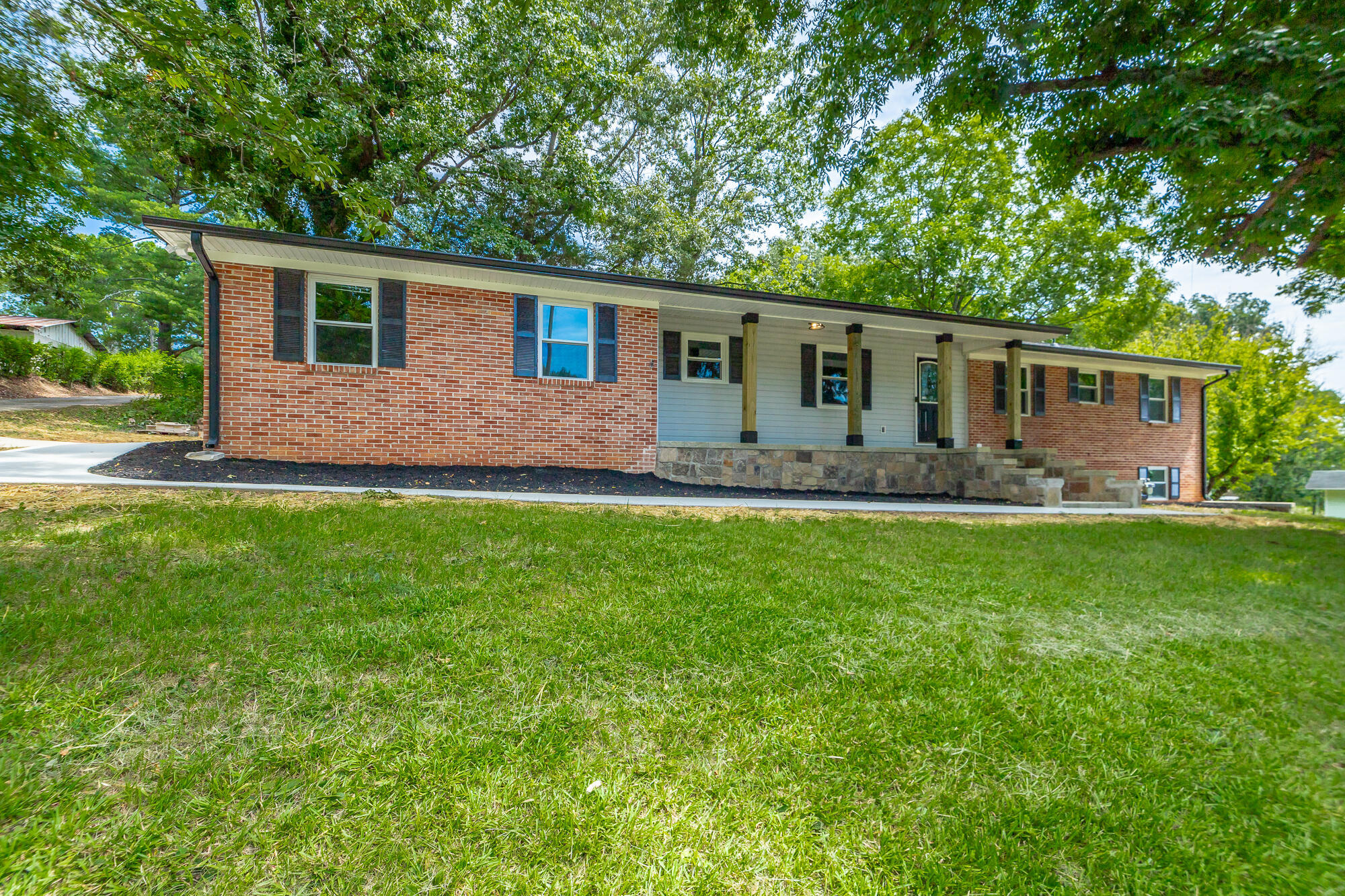 702 5th Street, South Pittsburg, Tennessee image 2