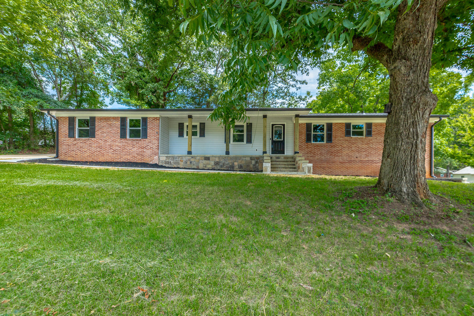 702 5th Street, South Pittsburg, Tennessee image 4