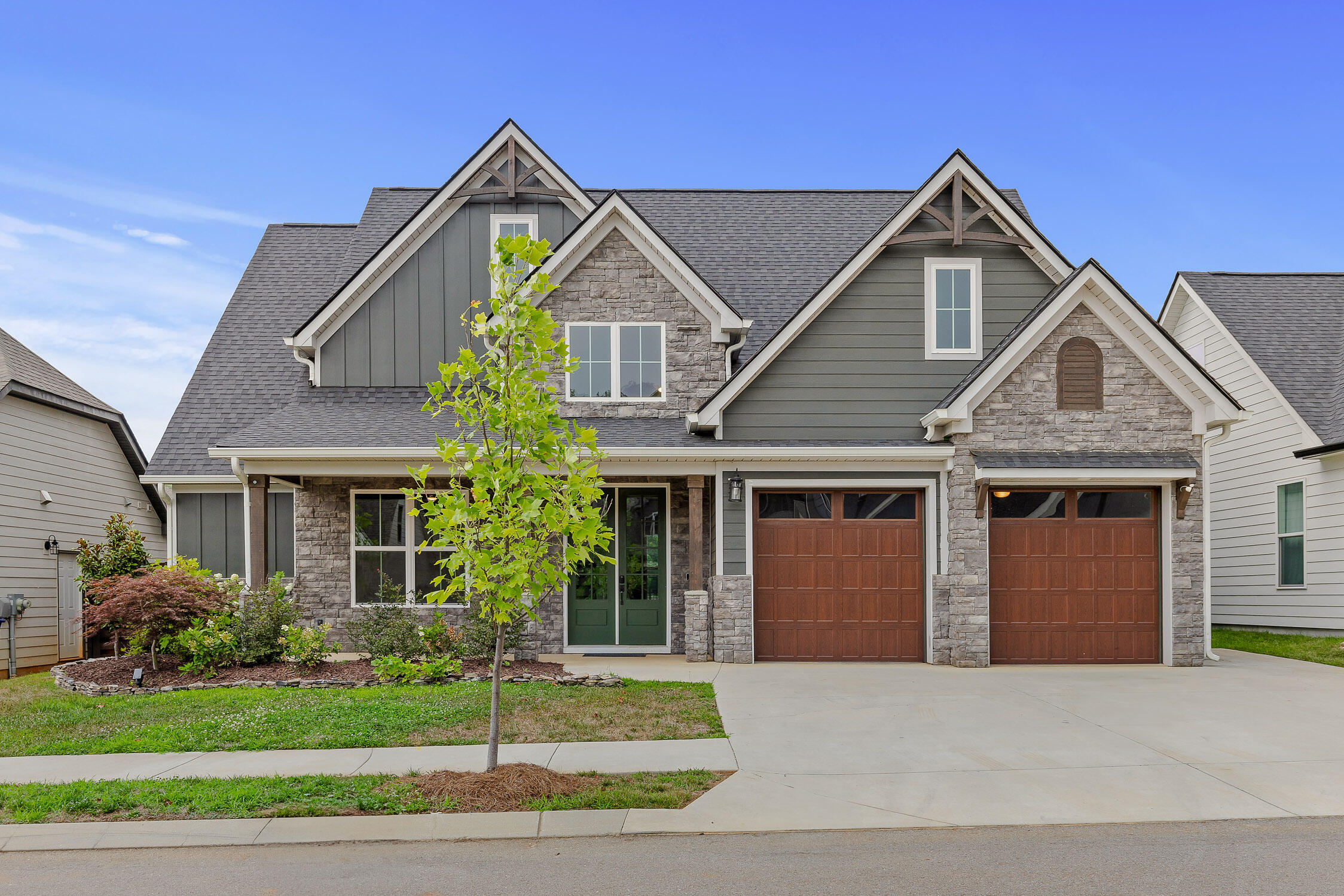 Chattanooga, Tennessee 37415, United States, 4 Bedrooms Bedrooms, ,4 BathroomsBathrooms,Residential,Active,26022