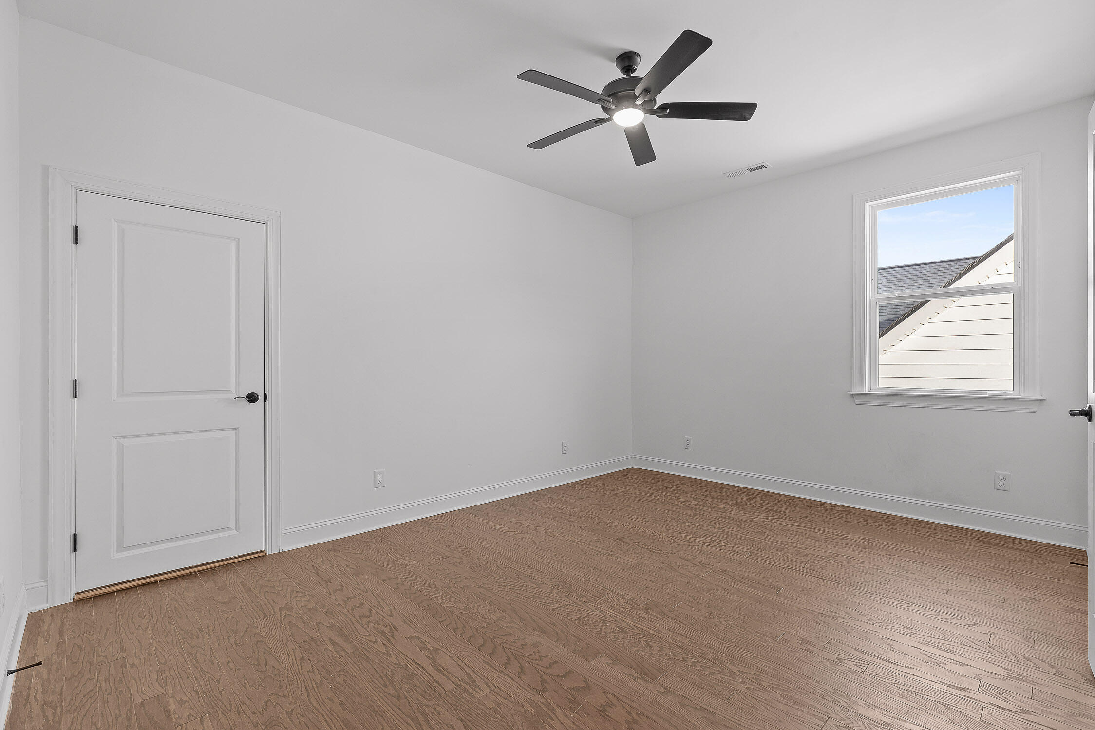 Chattanooga, Tennessee 37415, United States, 4 Bedrooms Bedrooms, ,4 BathroomsBathrooms,Residential,Active,26022