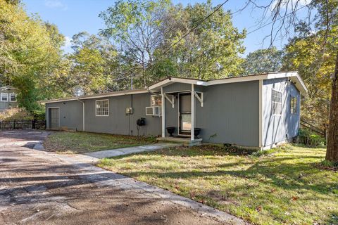 Photo of 54 Ferncliff Drive, Rossville, GA 30741 (MLS # 1523167)