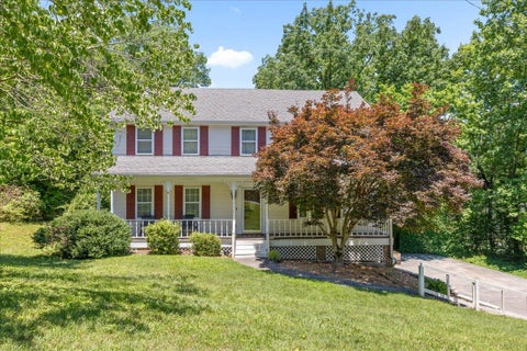 Photo of 421 Golden Oaks Drive, Hixson, TN 37343 (MLS # 1536219) Photo of 421 Golden Oaks Drive, Hixson, TN 37343 (MLS # 1536219)