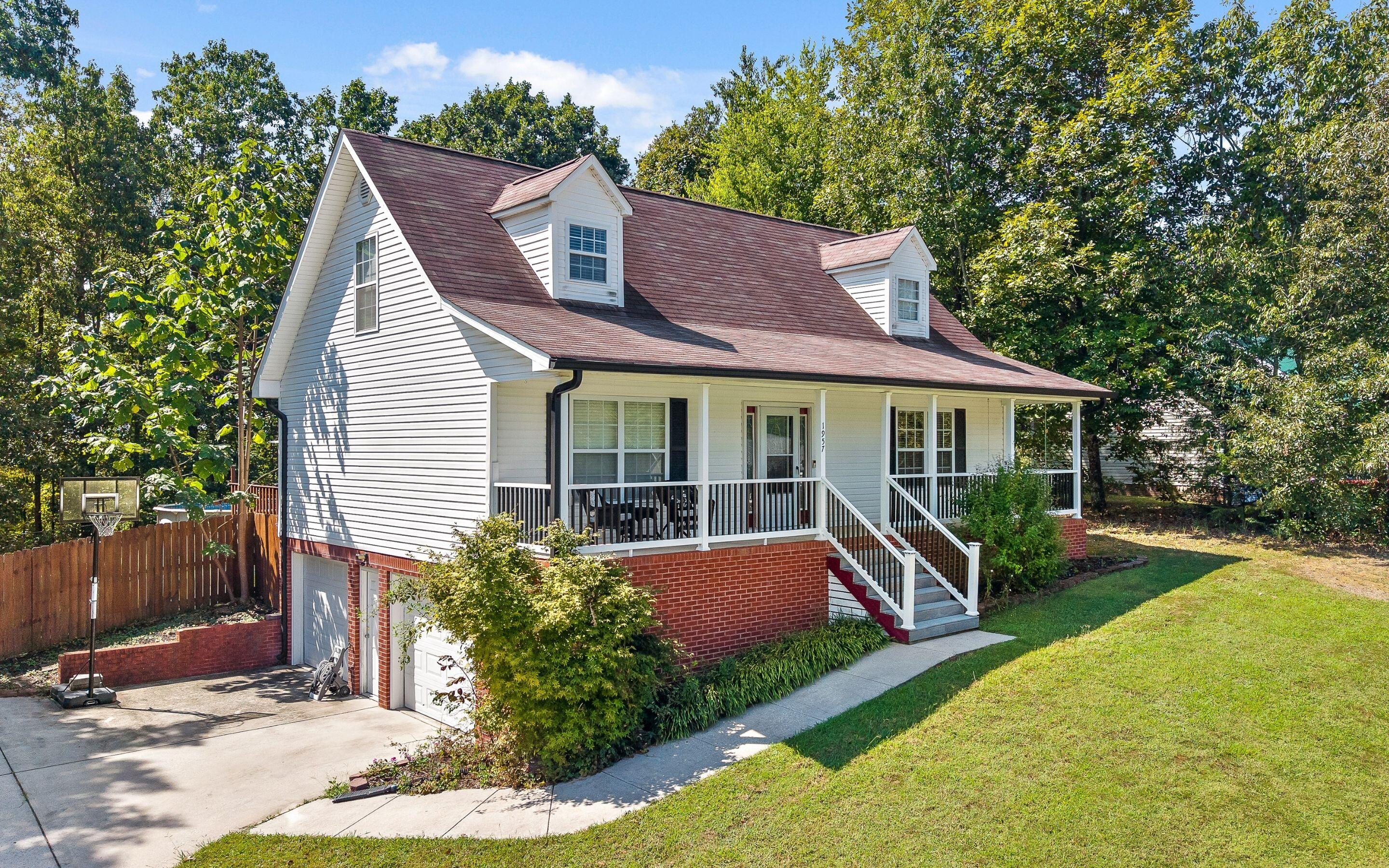 1957 Hardwood Lane