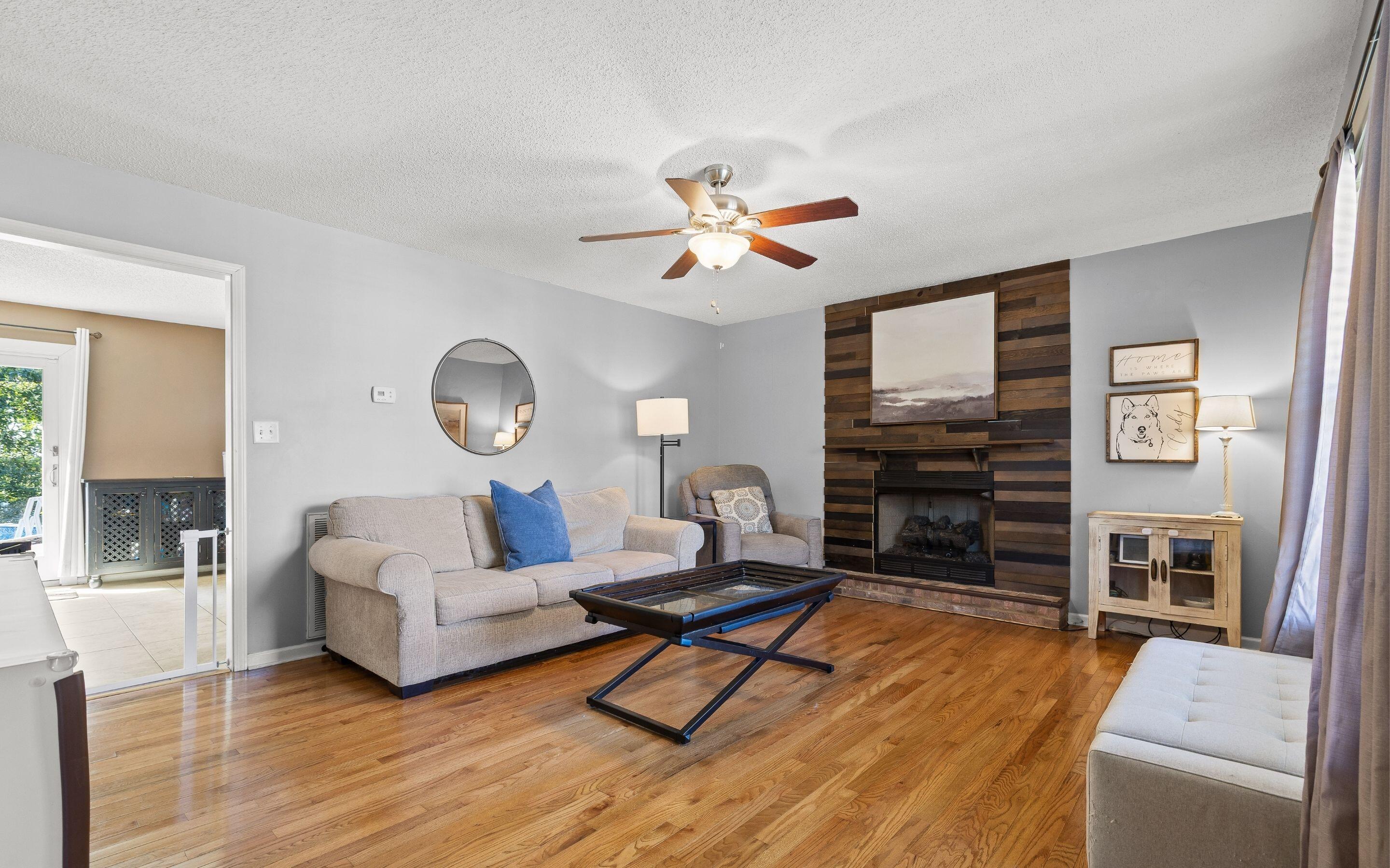 1957 Hardwood Lane