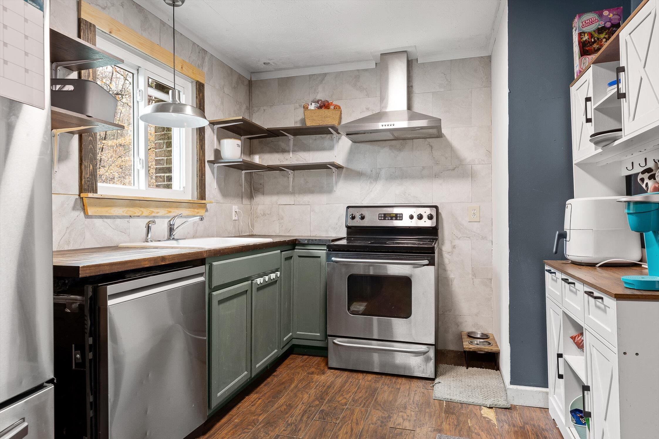 Etowah, Tennessee 37331, United States, 4 Bedrooms Bedrooms, ,2 BathroomsBathrooms,Residential,Active,248540