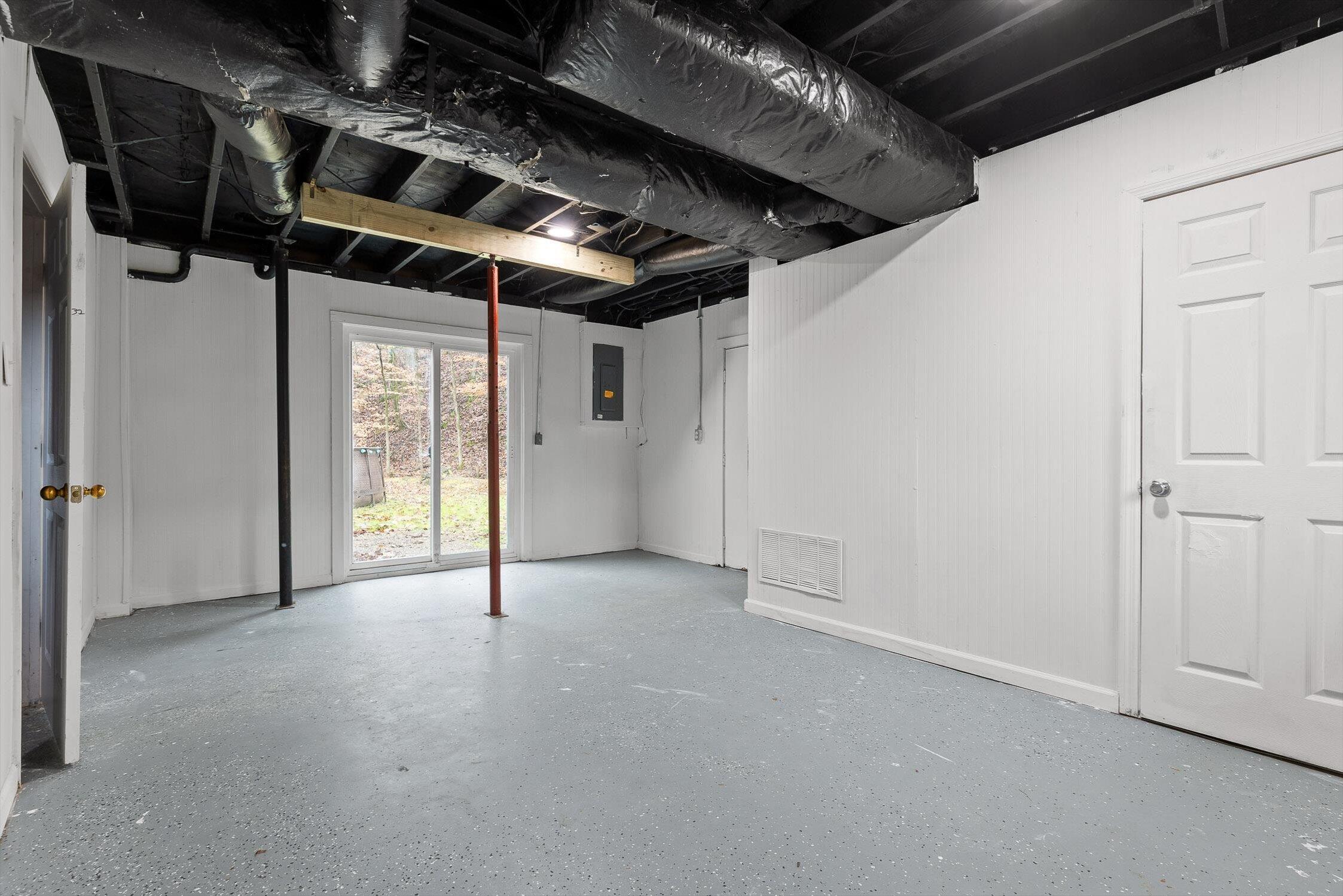 Etowah, Tennessee 37331, United States, 4 Bedrooms Bedrooms, ,2 BathroomsBathrooms,Residential,Active,248540