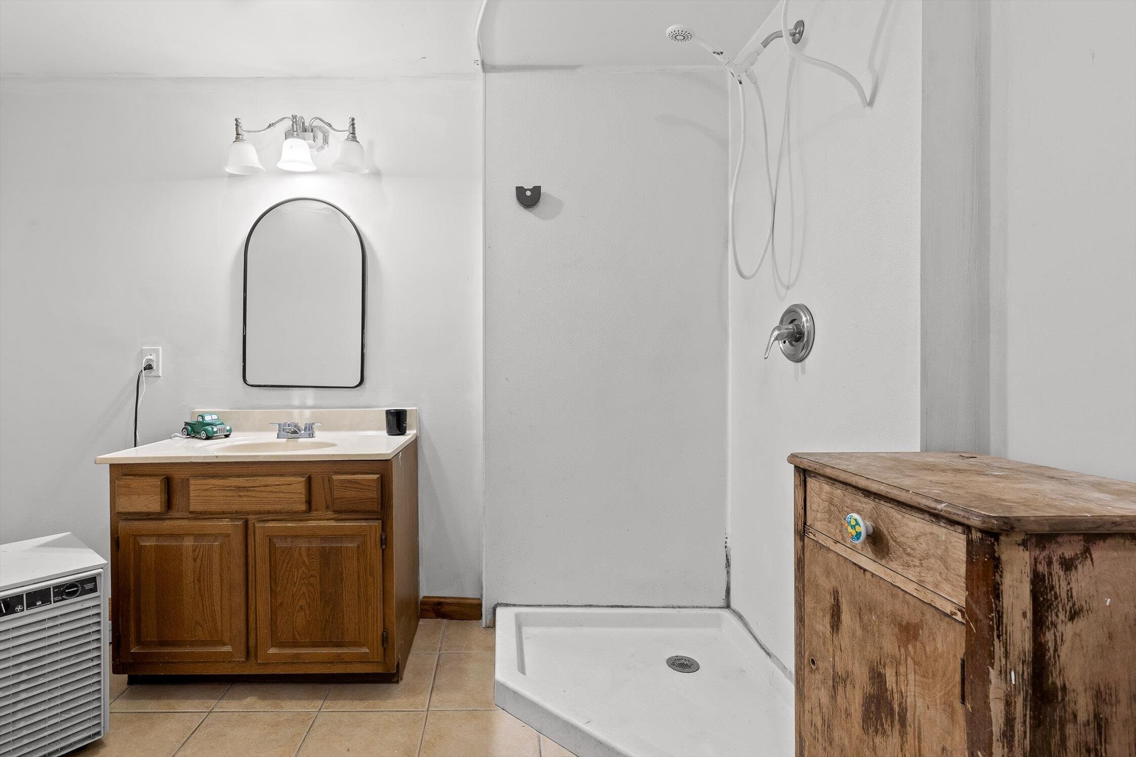 Etowah, Tennessee 37331, United States, 4 Bedrooms Bedrooms, ,2 BathroomsBathrooms,Residential,Active,248540