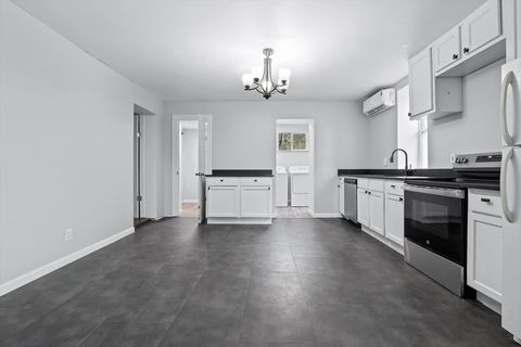 Tiny photo for 214 Houser Street, Chattanooga, TN 37405 (MLS # 1527064)