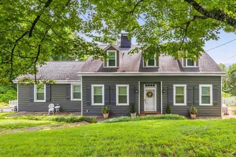 Photo of 484 E View Drive, Chattanooga, TN 37404 (MLS # 1515884)