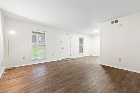 Tiny photo for 900 Mountain Creek Road, Chattanooga, TN 37405 (MLS # 1528860)