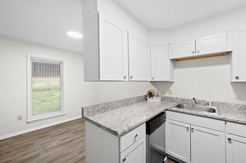 Tiny photo for 900 Mountain Creek Road, Chattanooga, TN 37405 (MLS # 1528860)