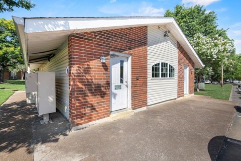 Tiny photo for 900 Mountain Creek Road, Chattanooga, TN 37405 (MLS # 1528860)