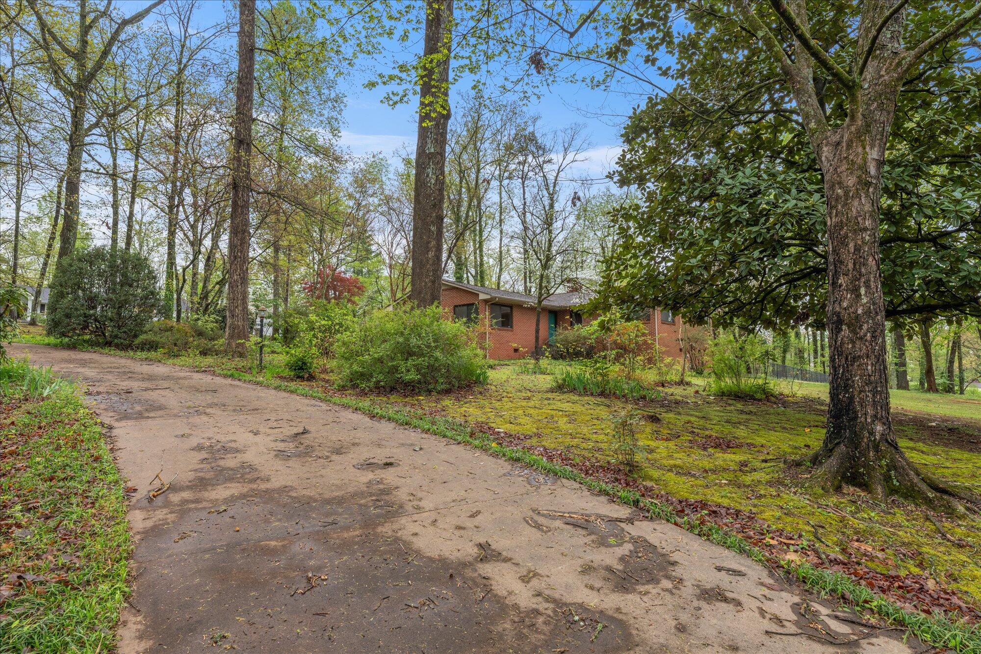 1801 Crestway Drive, Athens, Tennessee image 3