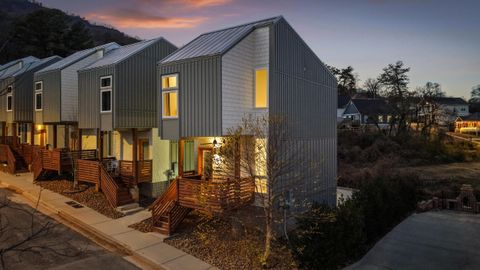 Photo of 207 Old Mountain Road, Chattanooga, TN 37409 (MLS # 1530152)