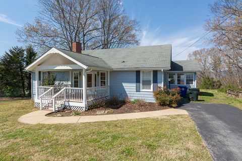 Tiny photo for 323 Walsh Road, Chattanooga, TN 37405 (MLS # 1530937)