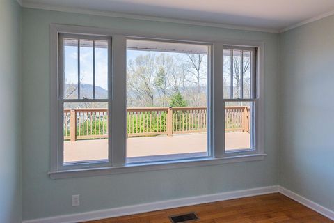 Tiny photo for 323 Walsh Road, Chattanooga, TN 37405 (MLS # 1530937)