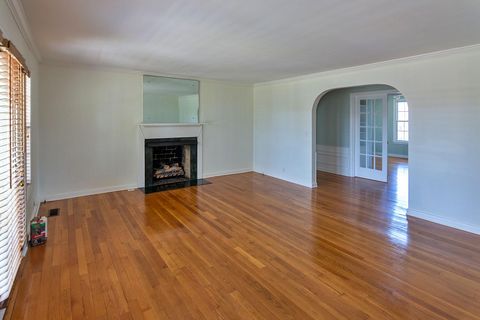 Tiny photo for 323 Walsh Road, Chattanooga, TN 37405 (MLS # 1530937)