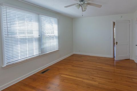 Tiny photo for 323 Walsh Road, Chattanooga, TN 37405 (MLS # 1530937)