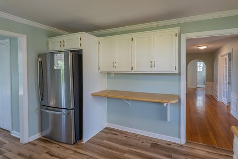 Tiny photo for 323 Walsh Road, Chattanooga, TN 37405 (MLS # 1530937)