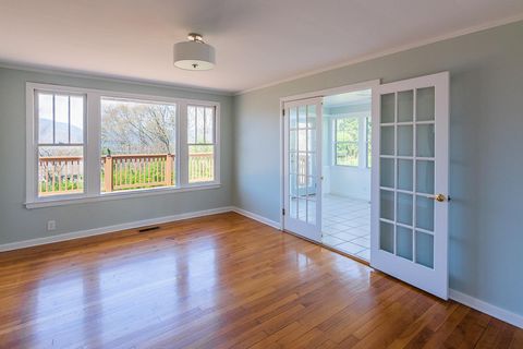 Tiny photo for 323 Walsh Road, Chattanooga, TN 37405 (MLS # 1530937)