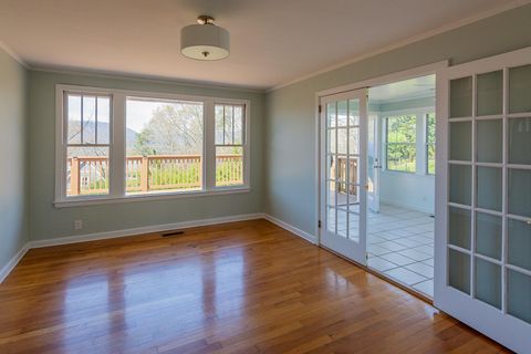 Tiny photo for 323 Walsh Road, Chattanooga, TN 37405 (MLS # 1530937)