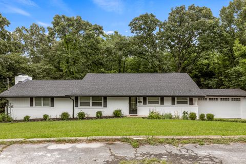 Homes For Sale - 4520 Locksley Lane<br/> Chattanooga, TN 37416