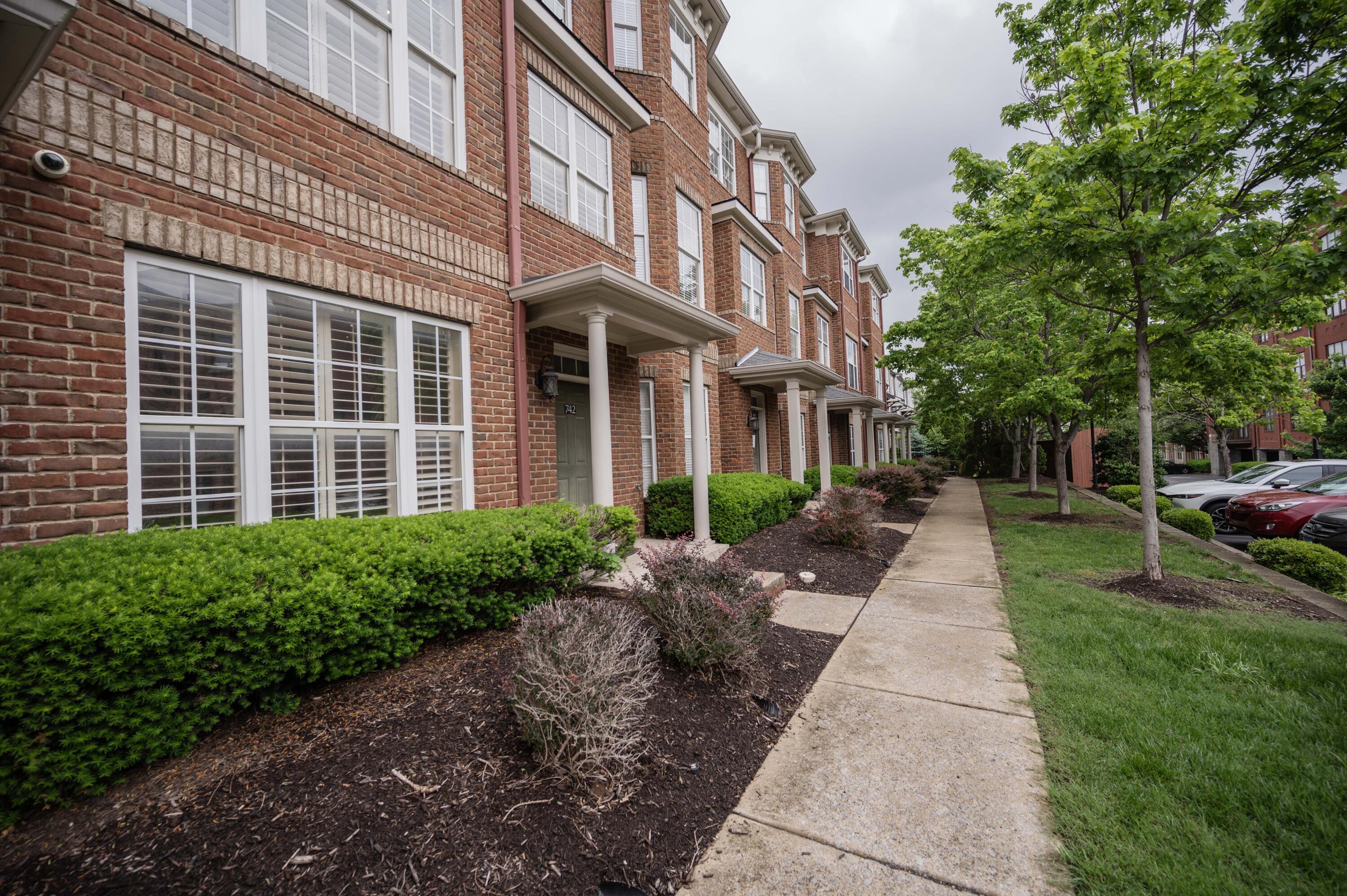 742 Wedgewood Park, Nashville, Tennessee image 3