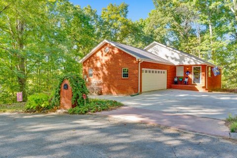 Photo of 1729 Spring View Lane, Chattanooga, TN 37421 (MLS # 1545386)