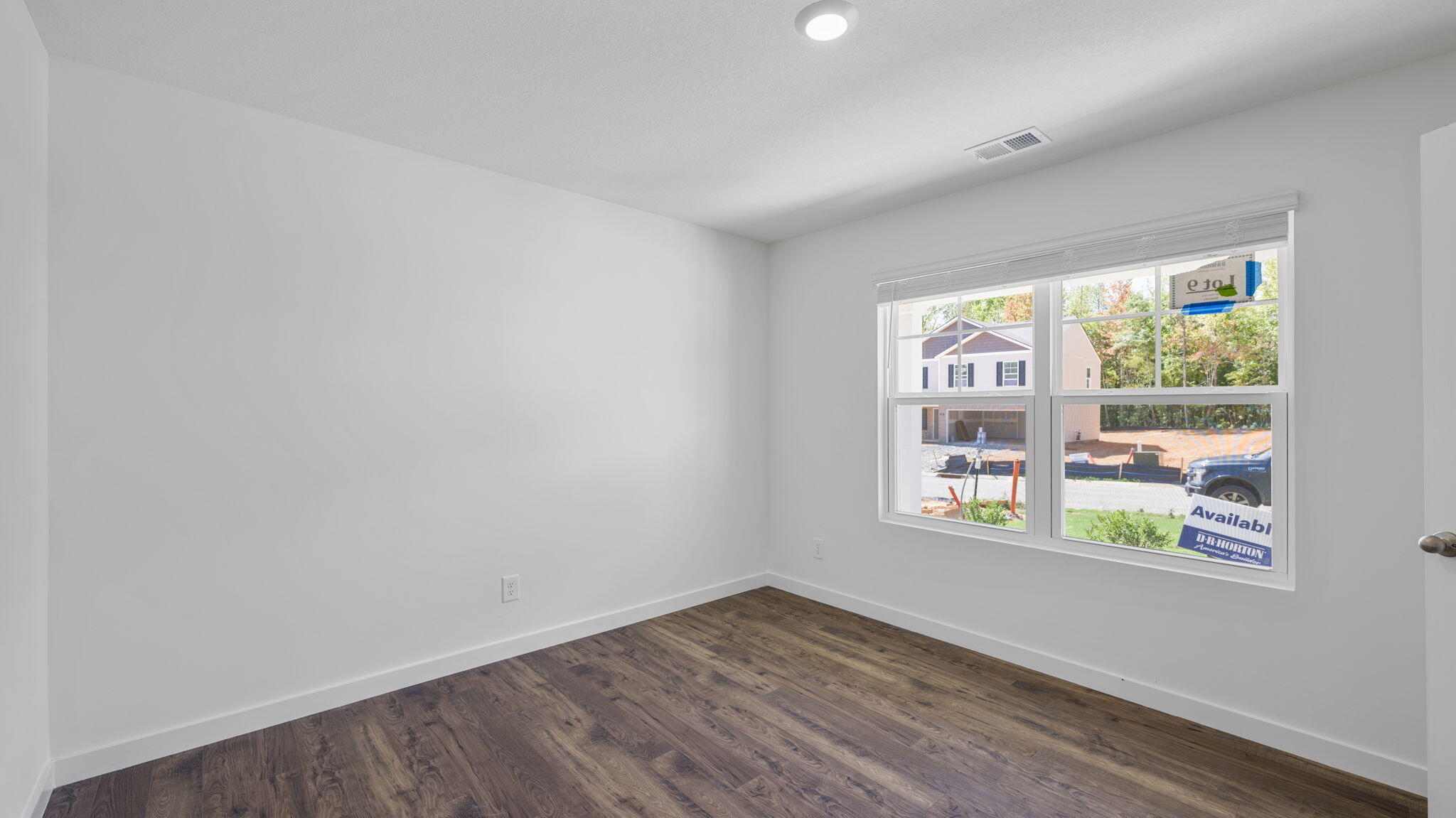 7438 Bendire Loop
