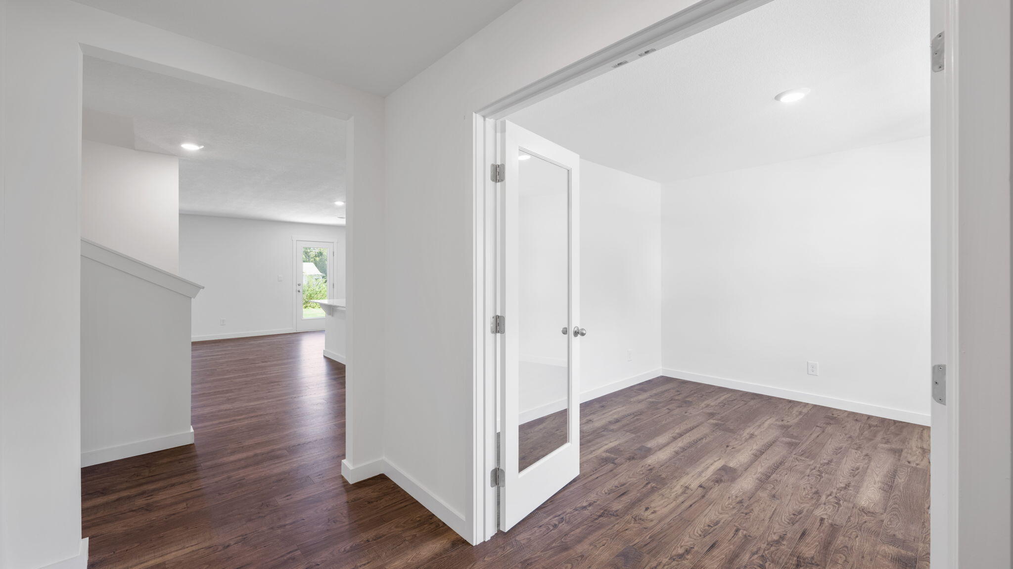 7438 Bendire Loop