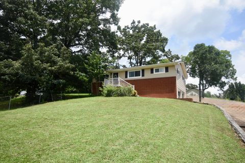 Photo of 268 Lawrence Drive, Rossville, GA 30741 (MLS # 1516224)