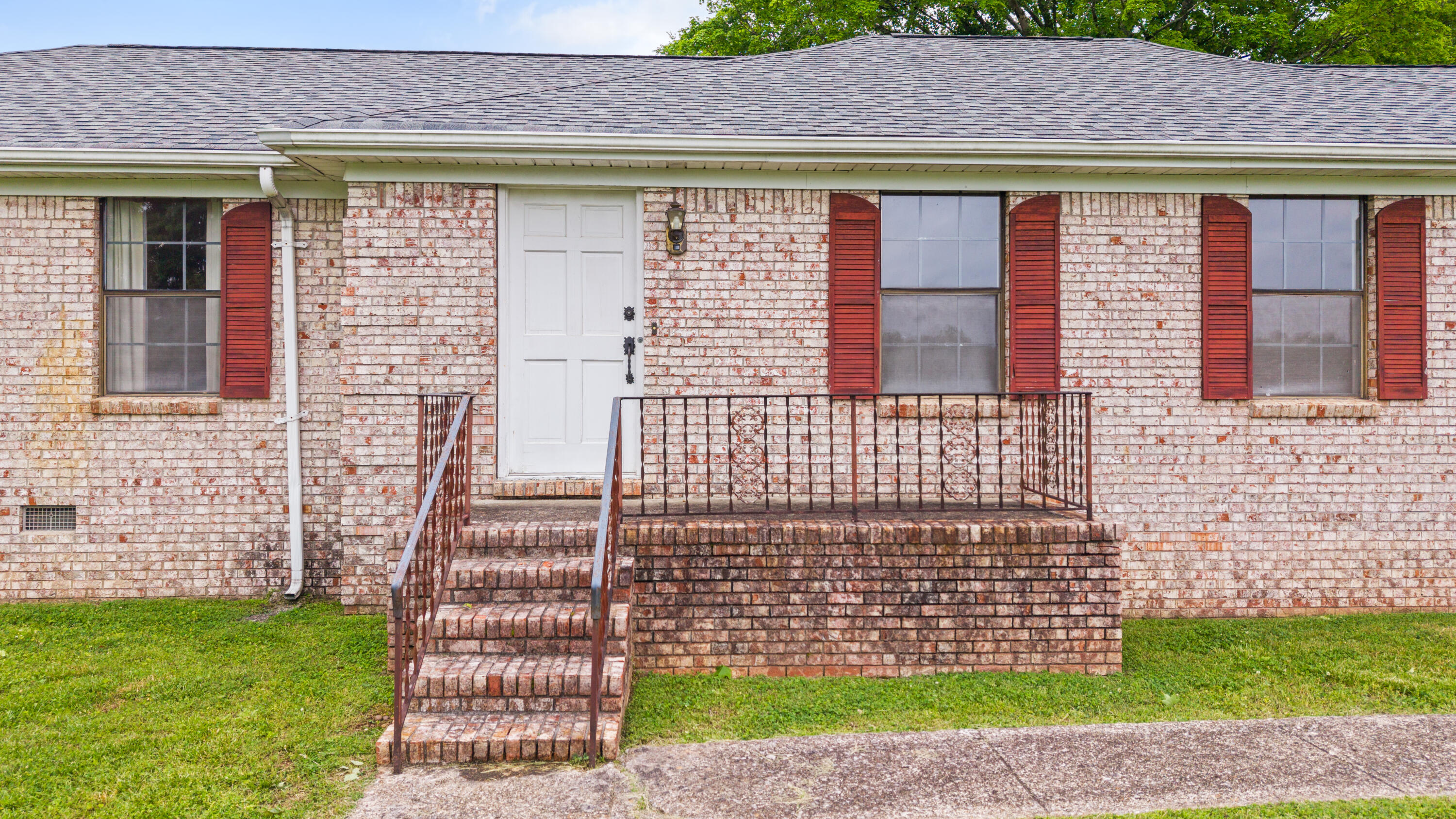 5901 Heathwood Drive