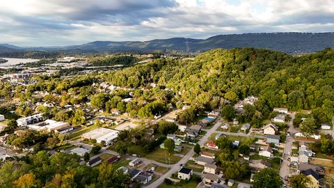 Tiny photo for 15 Sawyer Street, Chattanooga, TN 37405 (MLS # 1522435)