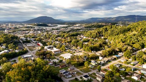 Tiny photo for 15 Sawyer Street, Chattanooga, TN 37405 (MLS # 1522435)