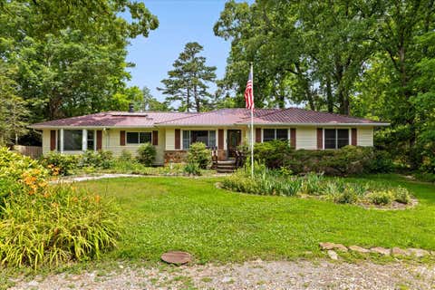 Homes For Sale - 607 Carolina Avenue<br/> Signal Mountain, TN 37377
