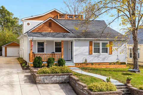 Photo of 512 Tucker Street, Chattanooga, TN 37405 (MLS # 1525318)